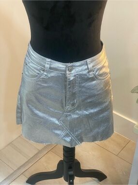 Metallic Silver Mini Skirt - Sleek Urban Style